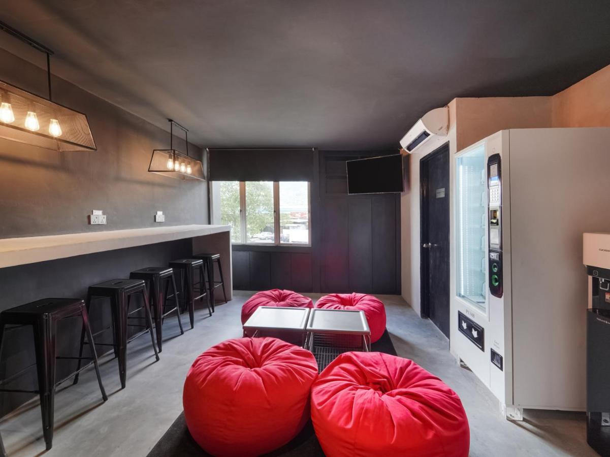 Oyo 89635 Modular Langkawi Capsule Hotel Padang Mat Sirat Zewnętrze zdjęcie